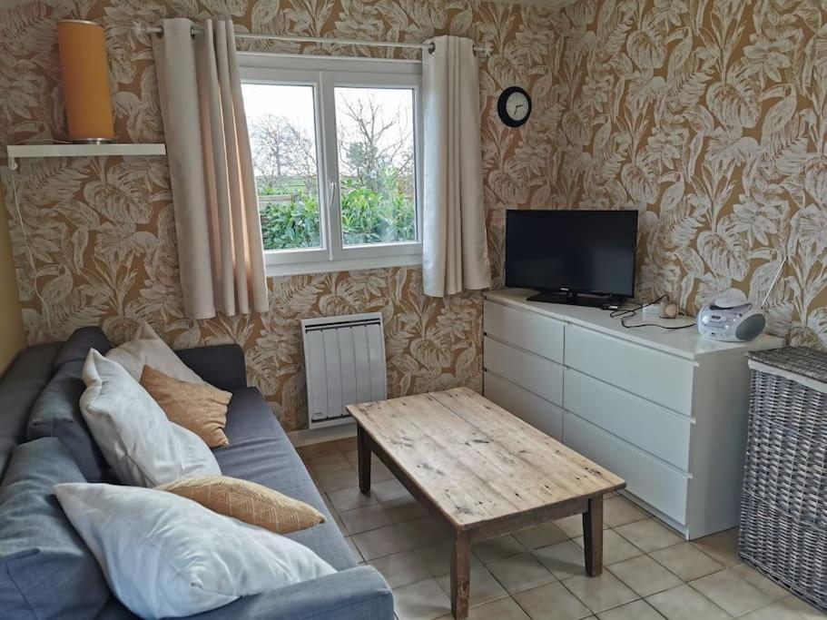 Saint-Aubin-Des-Preaux Dependance Au Calme Dans Notre Jardinヴィラ エクステリア 写真